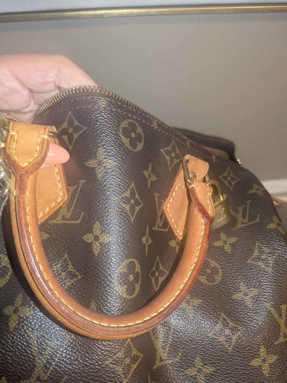 Louis Vuitton Monogram Speedy 30 With Free Adjustable Strap - Picture 11 of 17